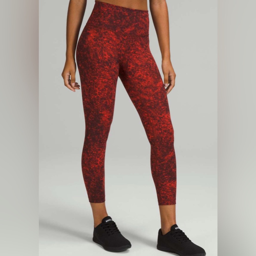 Lululemon Wunder Train High-Rise Tight 25"
Denim Wash/Autumn Red Black  EUC